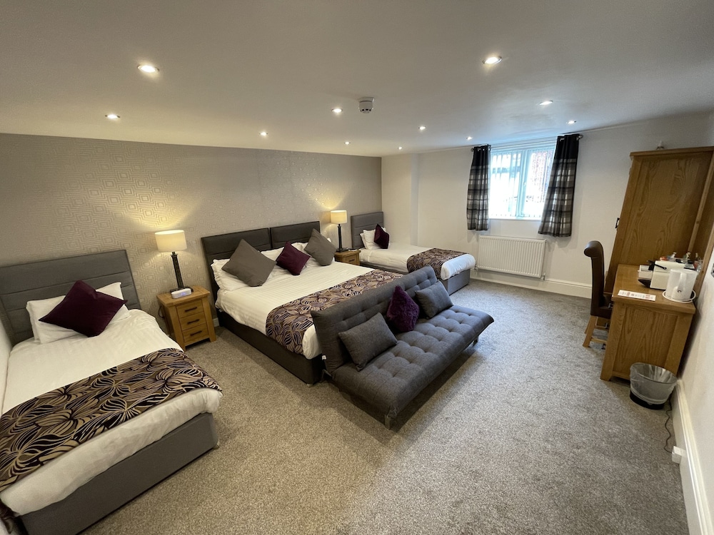 Family 4 Premier Room