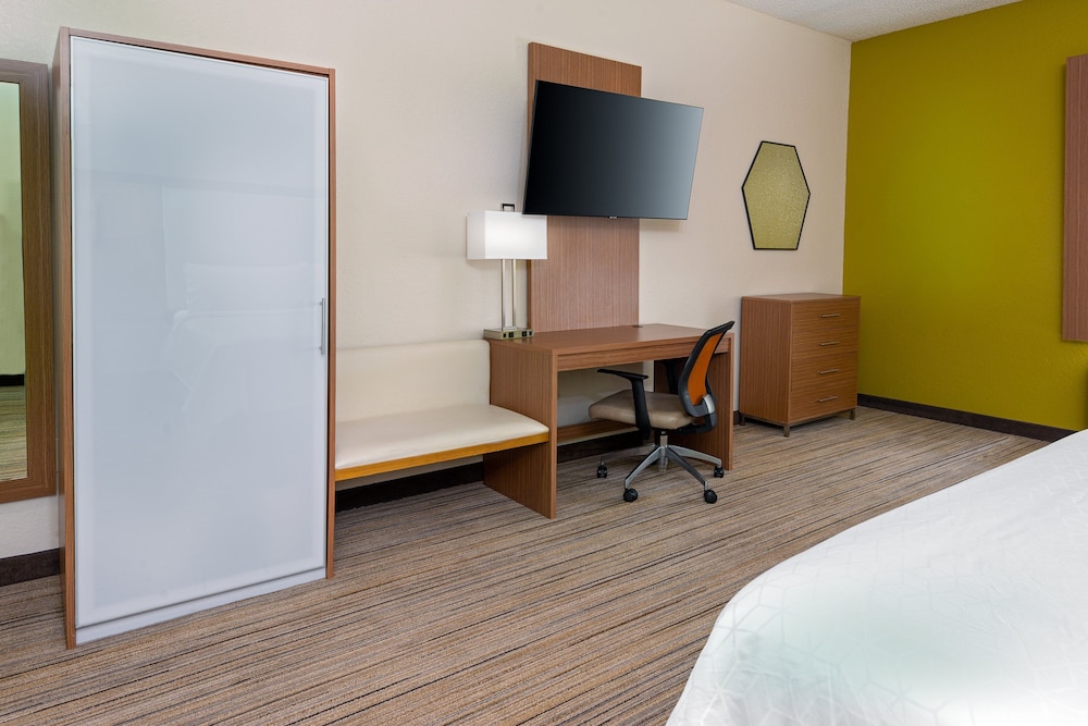 Room, 1 King Bed, Non Smoking - Photo 1