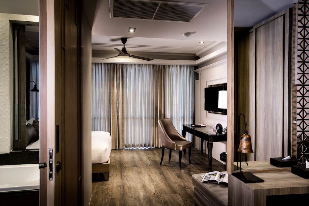 Deluxe room only