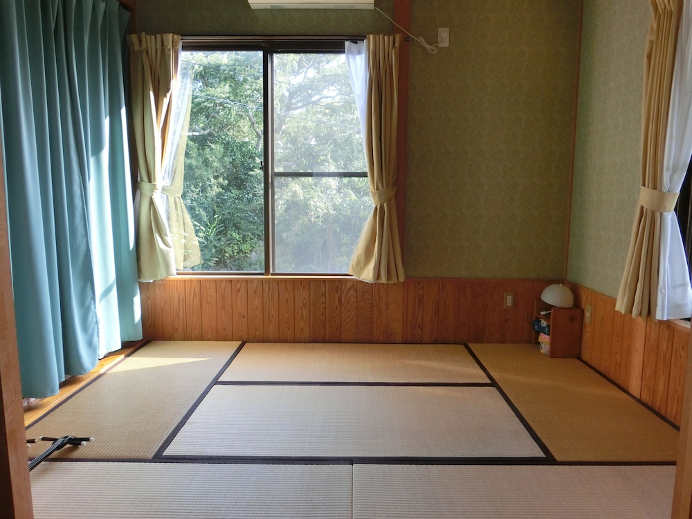 Basic House, Garden View photo 1