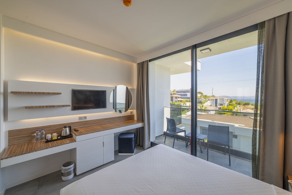 Standard Double Room, 1 Queen Bed, Sea View - Photo 4