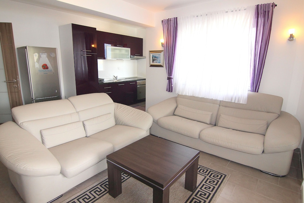 Apartment, 2 Bedrooms (6 - B4)