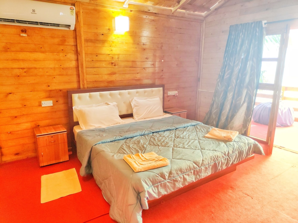Deluxe AC Sea Facing High Rise Hut photo 2