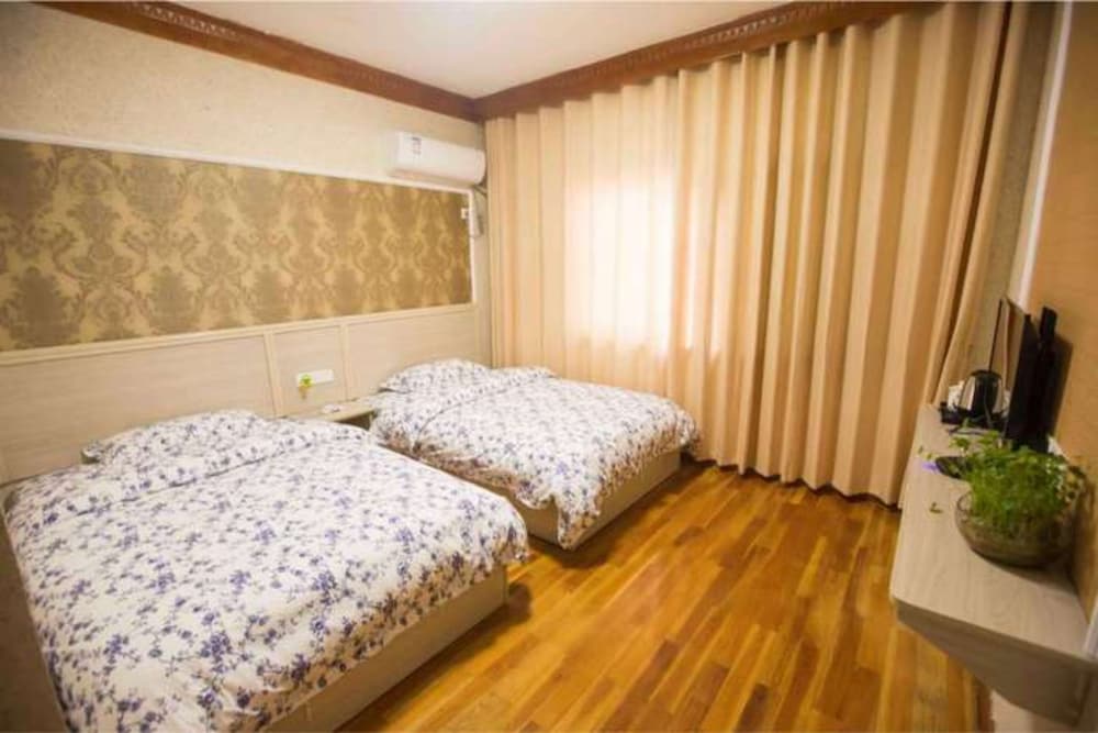 Deluxe Twin Room photo 2