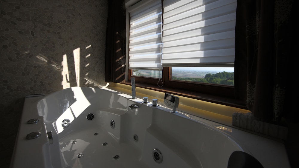 Prestige Room, Duo Whirpool, Valley View photo 3