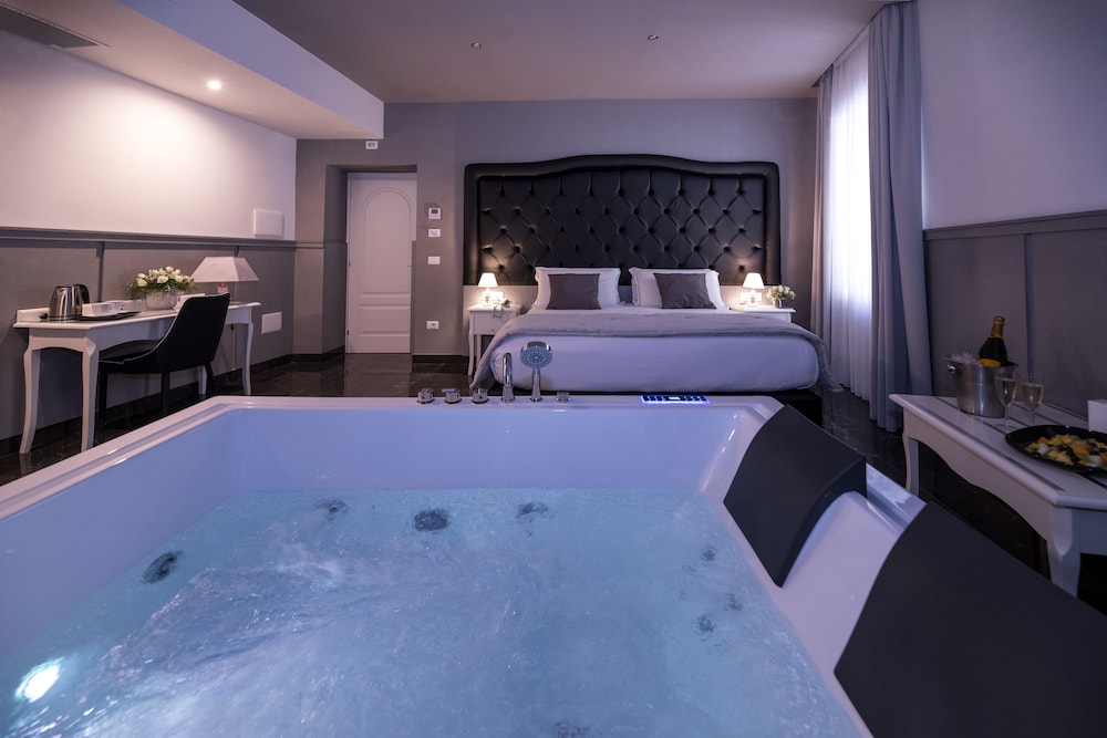 Deluxe Studio Suite