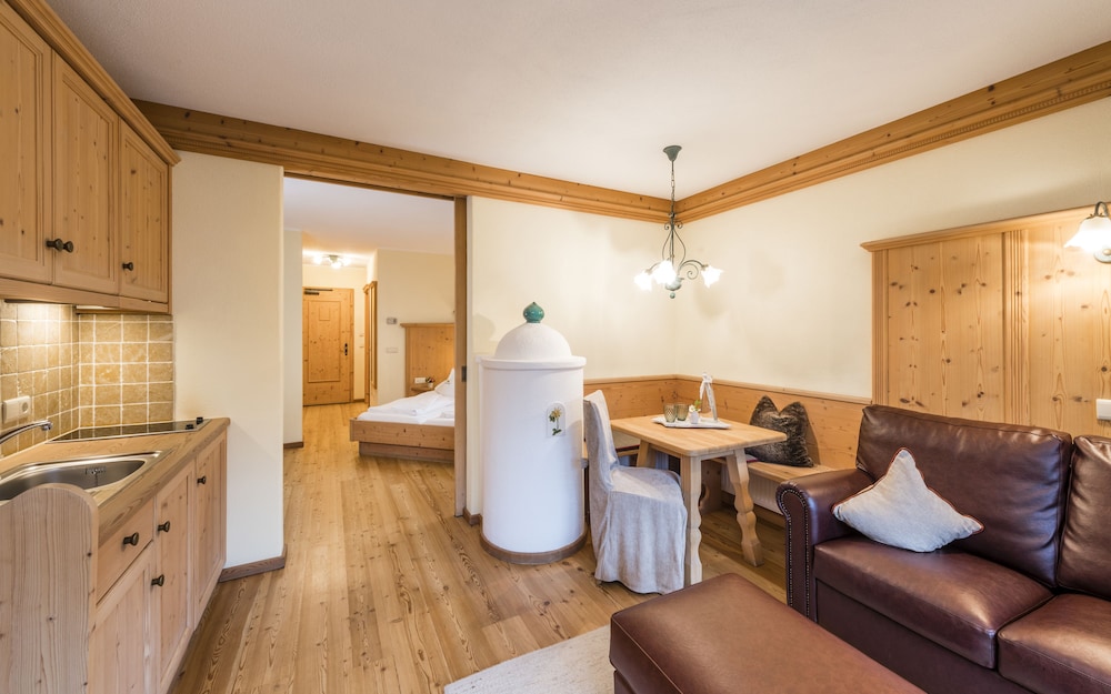 Deluxe Double Room, Balcony - Photo 1