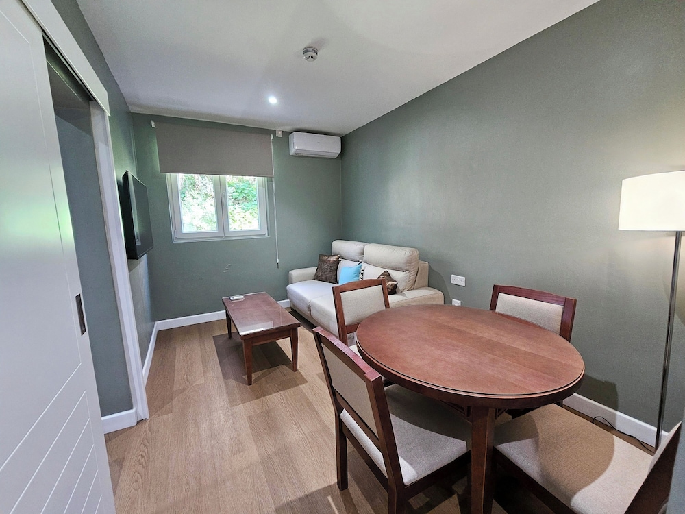 Family Suite, 2 Bedrooms, Balcony, Partial Sea View photo 3