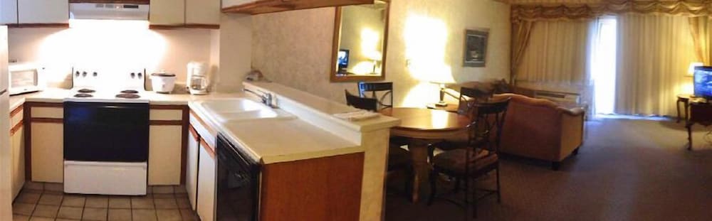 One Bedroom Suite photo 3