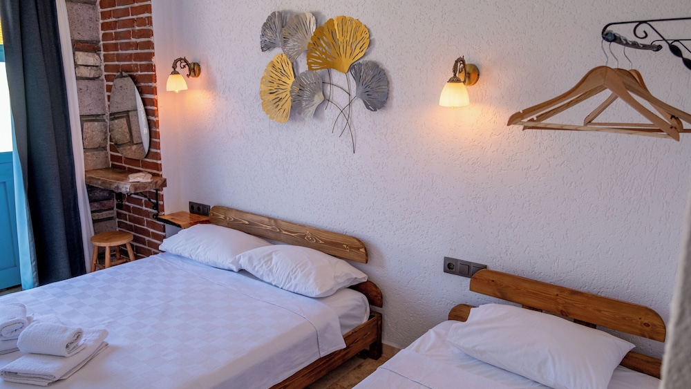 Standard Triple Room - Photo 4