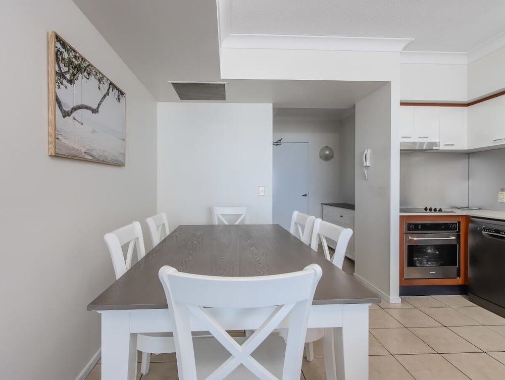 Premium Two-Bedroom Apartment with Ocean View (High Floor) photo 2