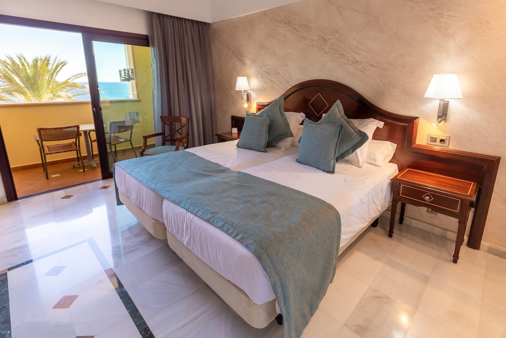 Double Room, Sea View - Photo 12