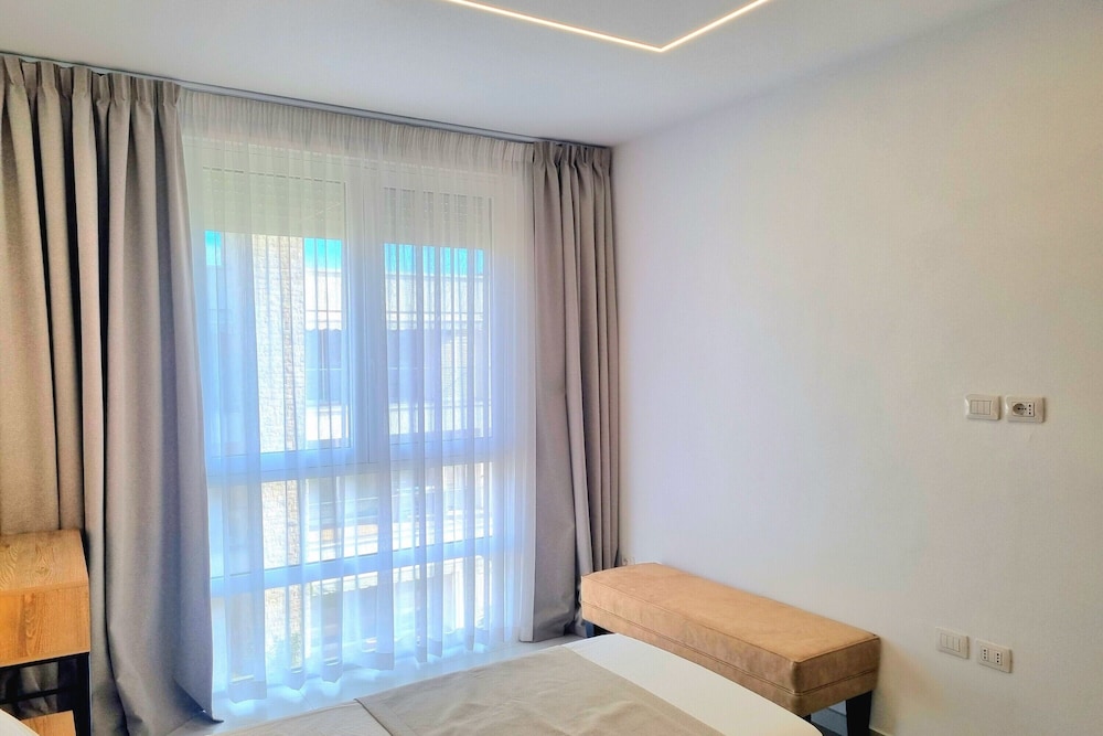 Family Apartment, Multiple Bedrooms (SanPietro Holiday Homes 298)