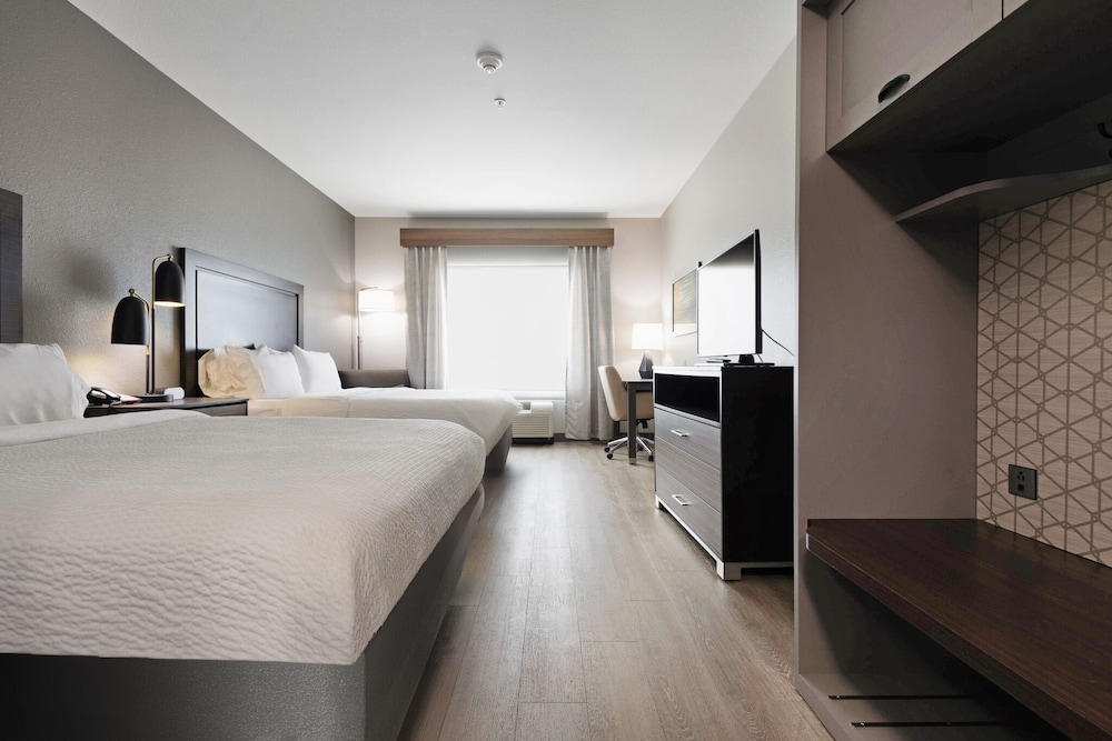 Standard Room, 2 Queen Beds, Accessible (Mobility, Roll-In Shower) photo 3