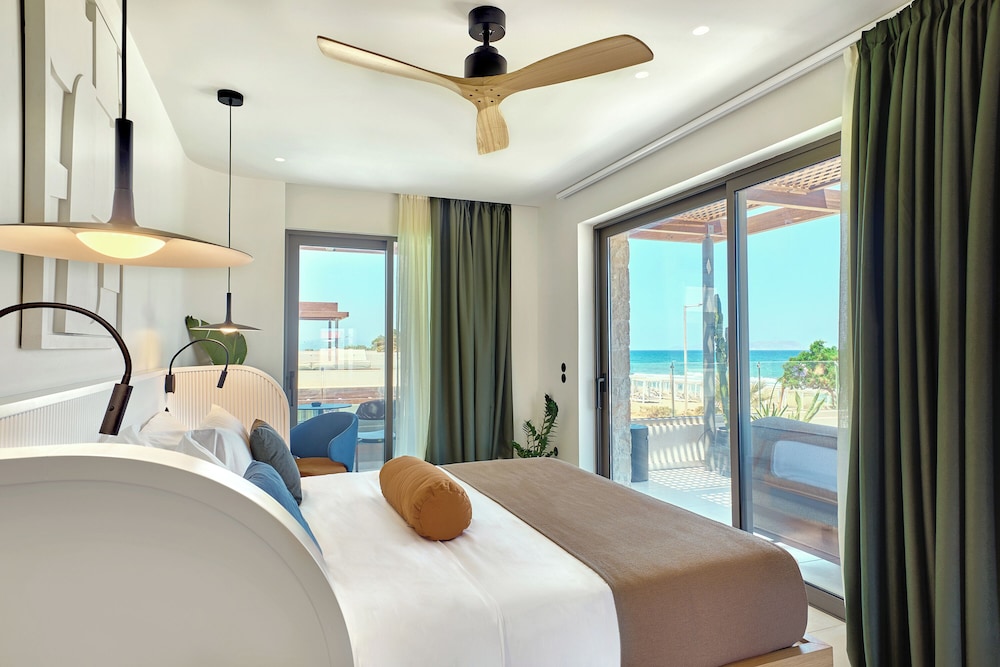 Retreat Room Direct Sea View Heated Hydro Tub - Gazebo photo 2