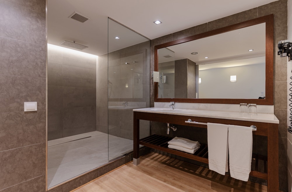 Habitación Estándar Con Terraza (Spa Access) photo 2
