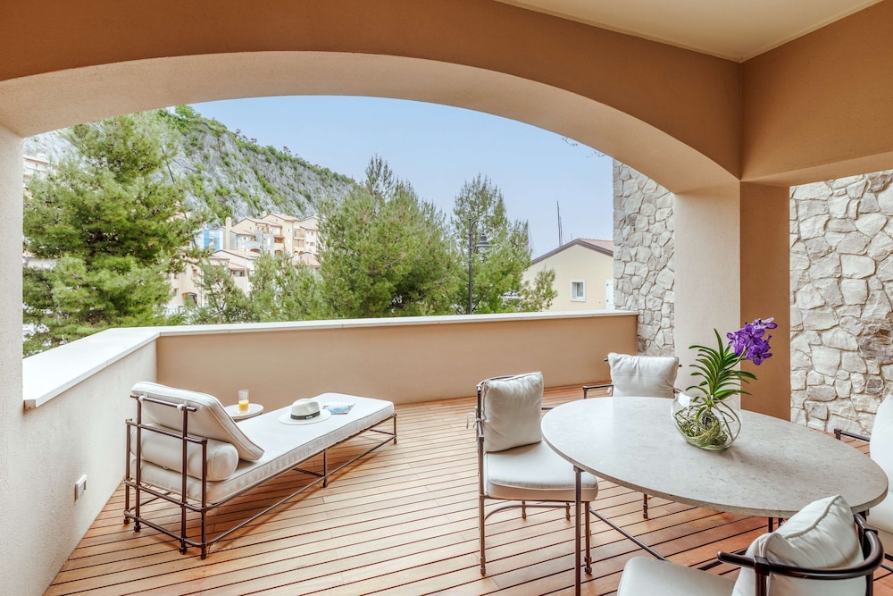 Suite, Terrace (Panoramic View,Extra Bed 3 Adults)