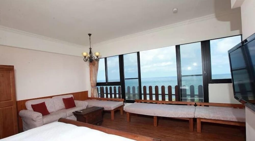 Quadruple Room, Ocean View photo 3