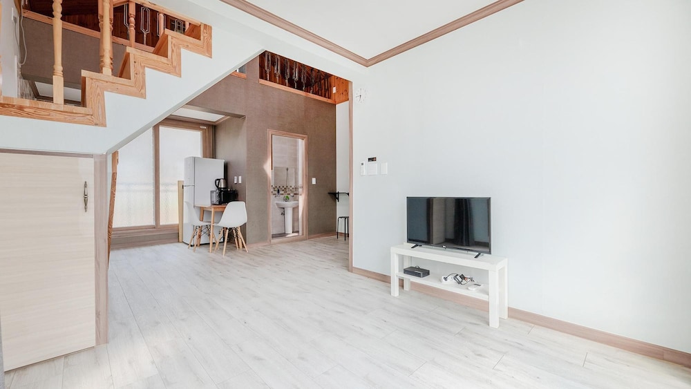 Basic Room, 1 Bedroom (A201) - Photo 1