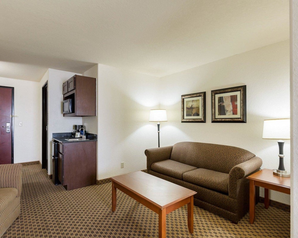 Suite, 2 Queen Beds, Accessible, Non Smoking - Photo 4