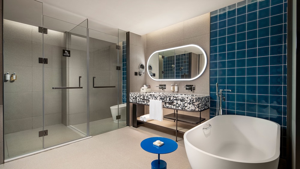 Suite, 1 Bedroom (Study Area)