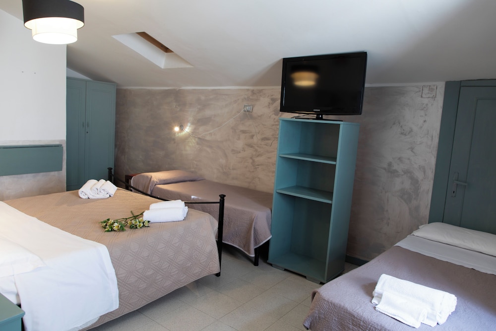 Basic Triple Room