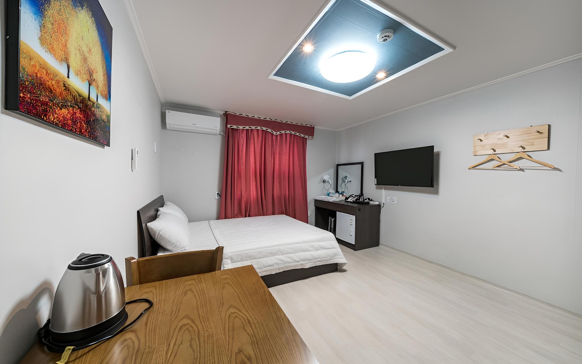 Room (Standard room) - Photo 2