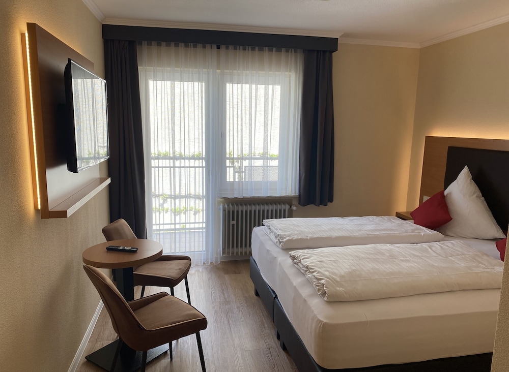 Deluxe Double Room, Private Bathroom - Photo 1