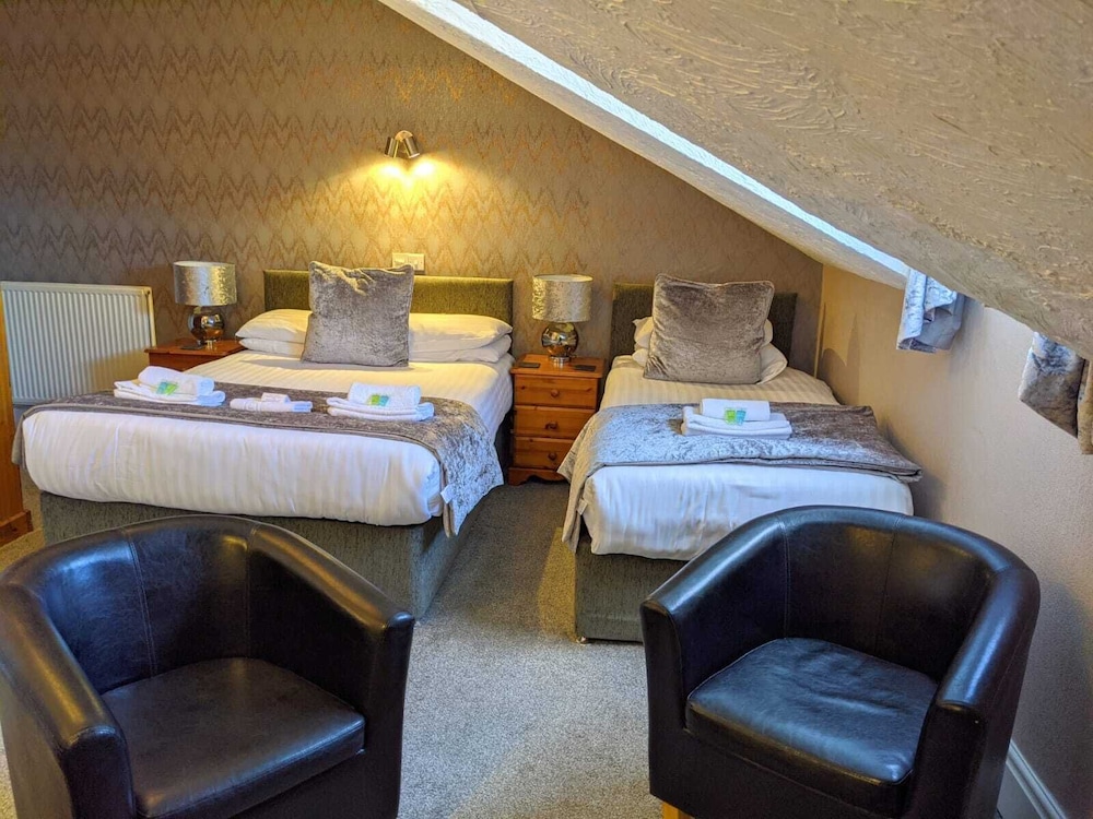 Classic Triple Room, Partial Sea View photo 2
