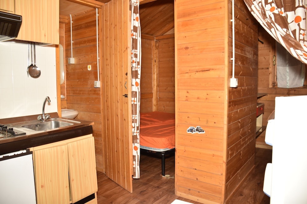 Basic Bungalow, 2 Bedrooms