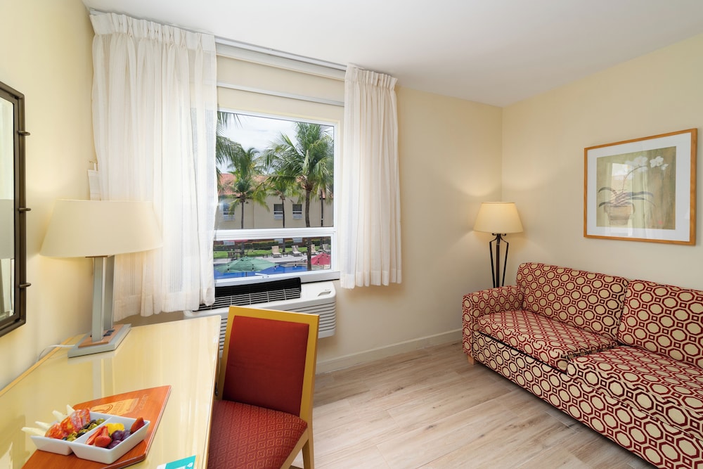 Standard Room, 2 Queen Beds, Non Smoking - Photo 10