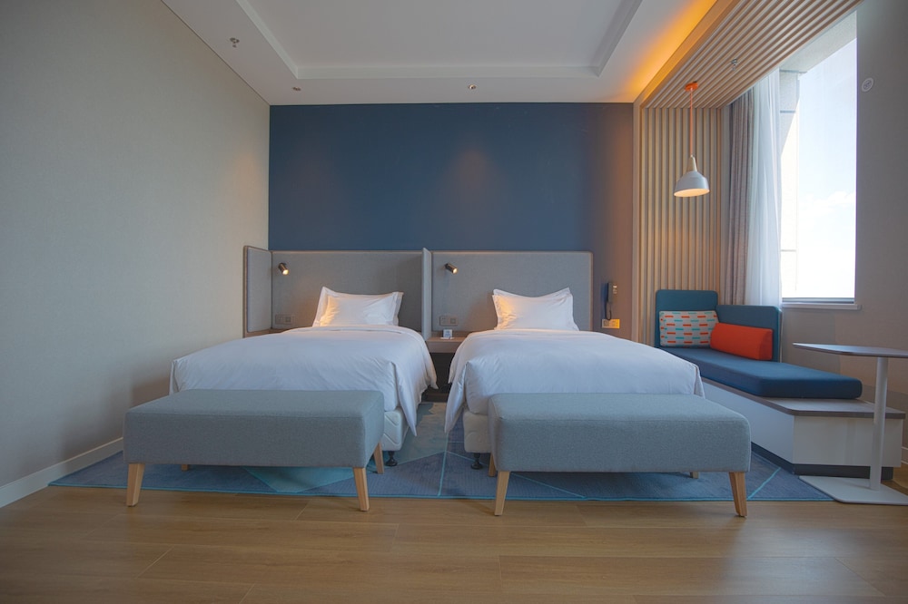 Standard Room, 2 Twin Beds, Accessible - Photo 2