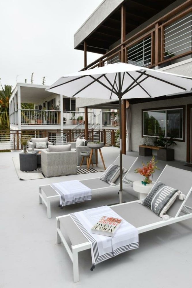 Villa photo 3