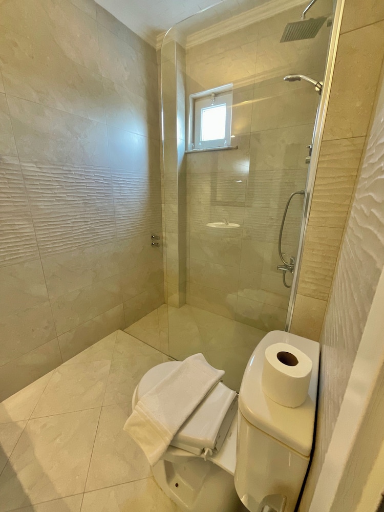 Standard Triple Room - Photo 3