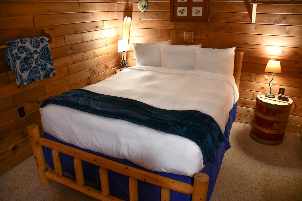 Traditional Suite, 1 Bedroom, Accessible, Kitchenette (Lodge Suite Not Pet Friendly) photo 1