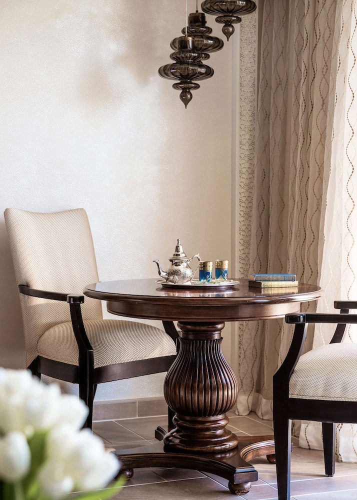 Junior Suite (residence, Uae Resident, With Host)