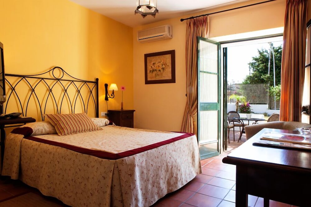 Standard Double Room, Garden View photo 3