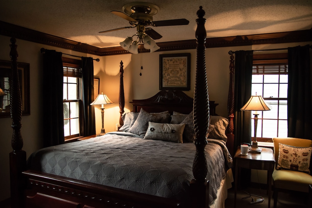 Lord Nelson Chamber photo 2