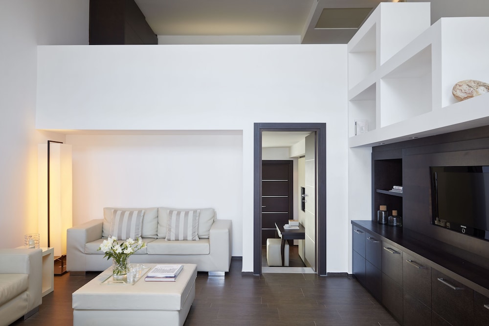 2 Storey Luxury Suite (Sea View)