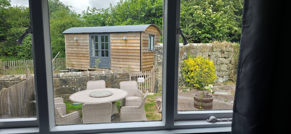 Comfort Suite, Private Bathroom, Garden View photo 3
