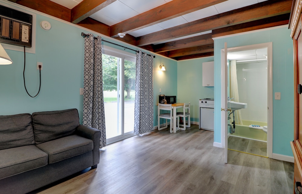 Family Studio Suite, 2 Bedrooms photo 3