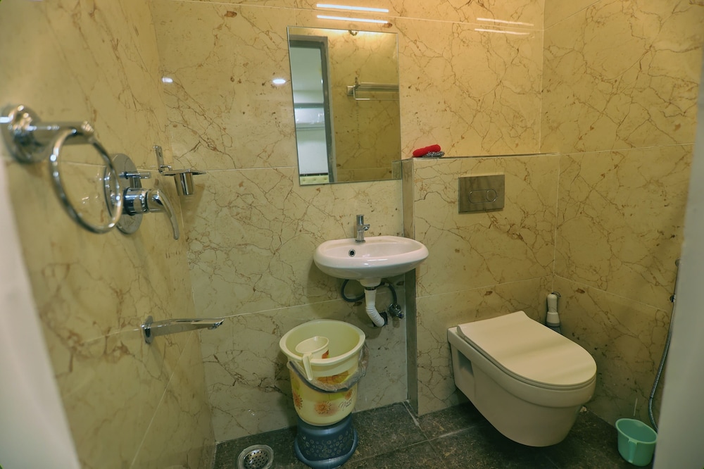 Deluxe Room - Photo 5