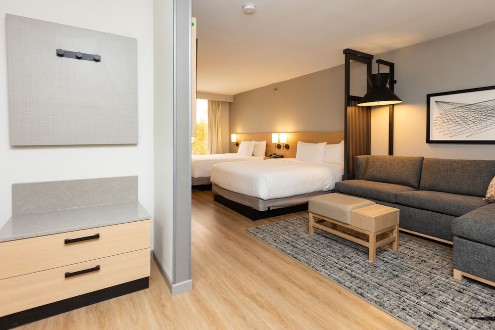 Room, 2 Queen Beds - Photo 5