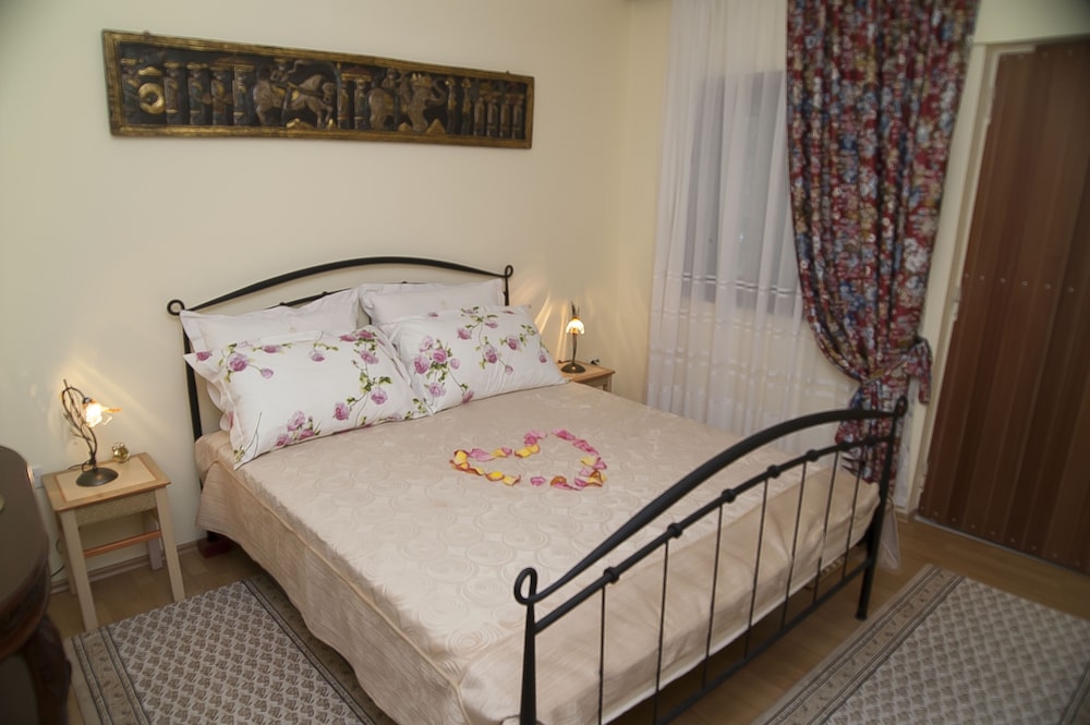 House, 2 Bedrooms, Private Pool, Garden View