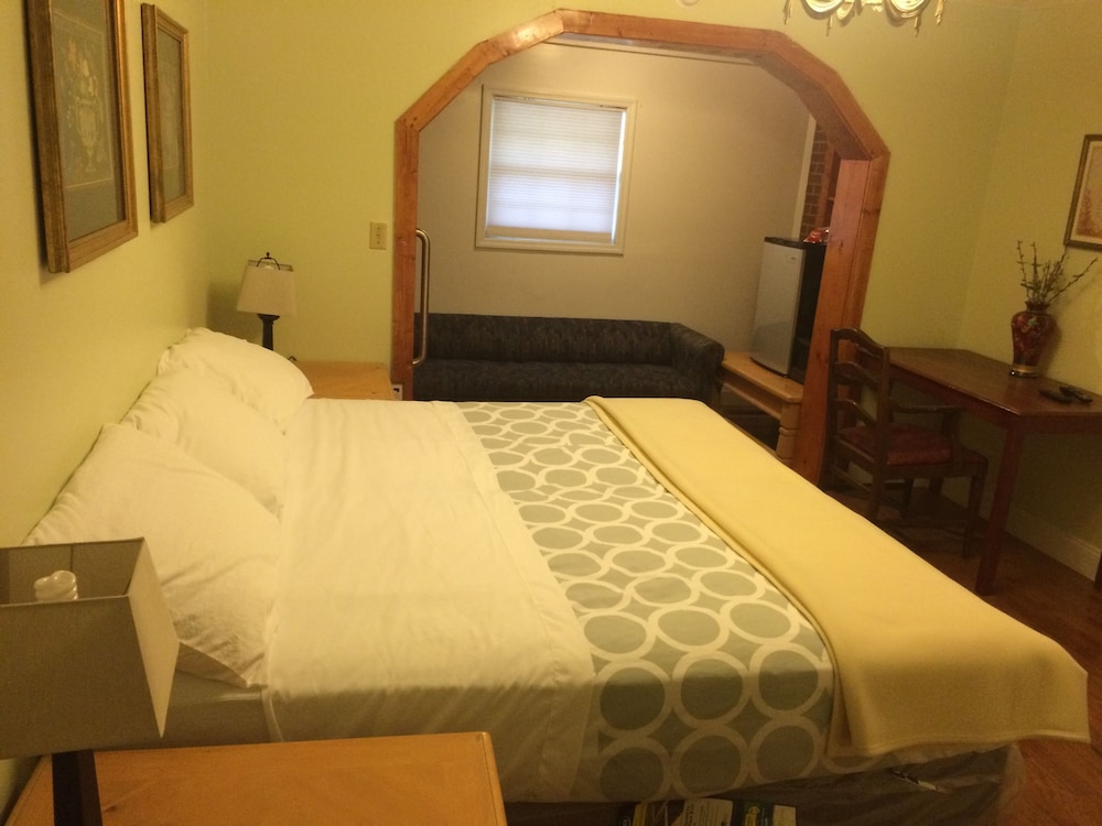 Comfort Room, 1 King Bed photo 2