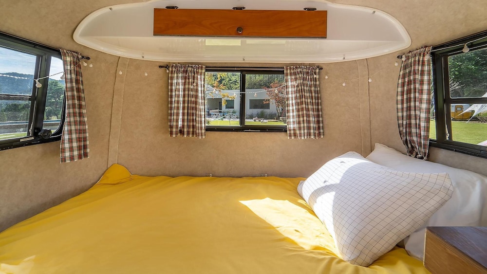 Basic Room, 1 Bedroom (Caravan Baby yellow) photo 2
