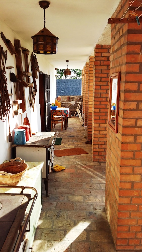Room, 2 Bedrooms, Smoking, Patio photo 3