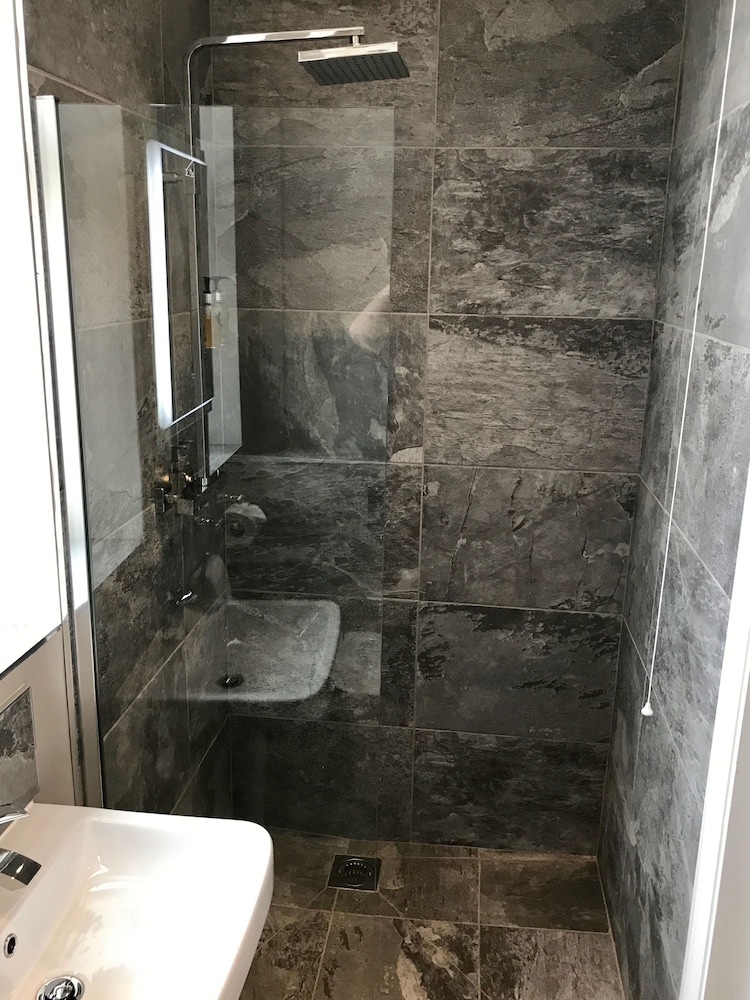 Raven Hotell, Bilde 12