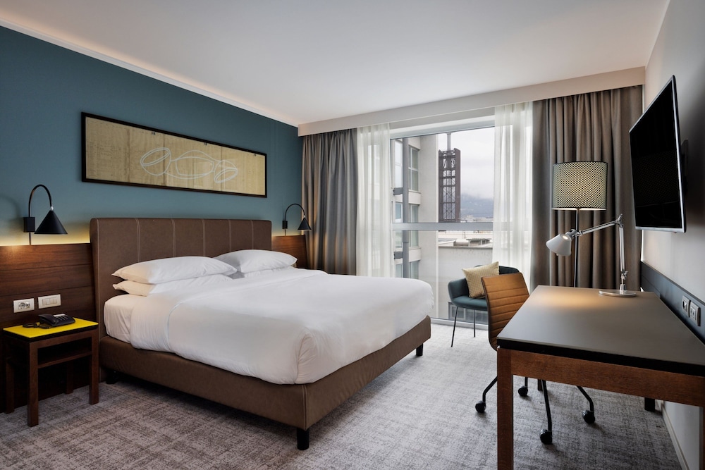 Executive Room, 1 King Bed - Photo 1