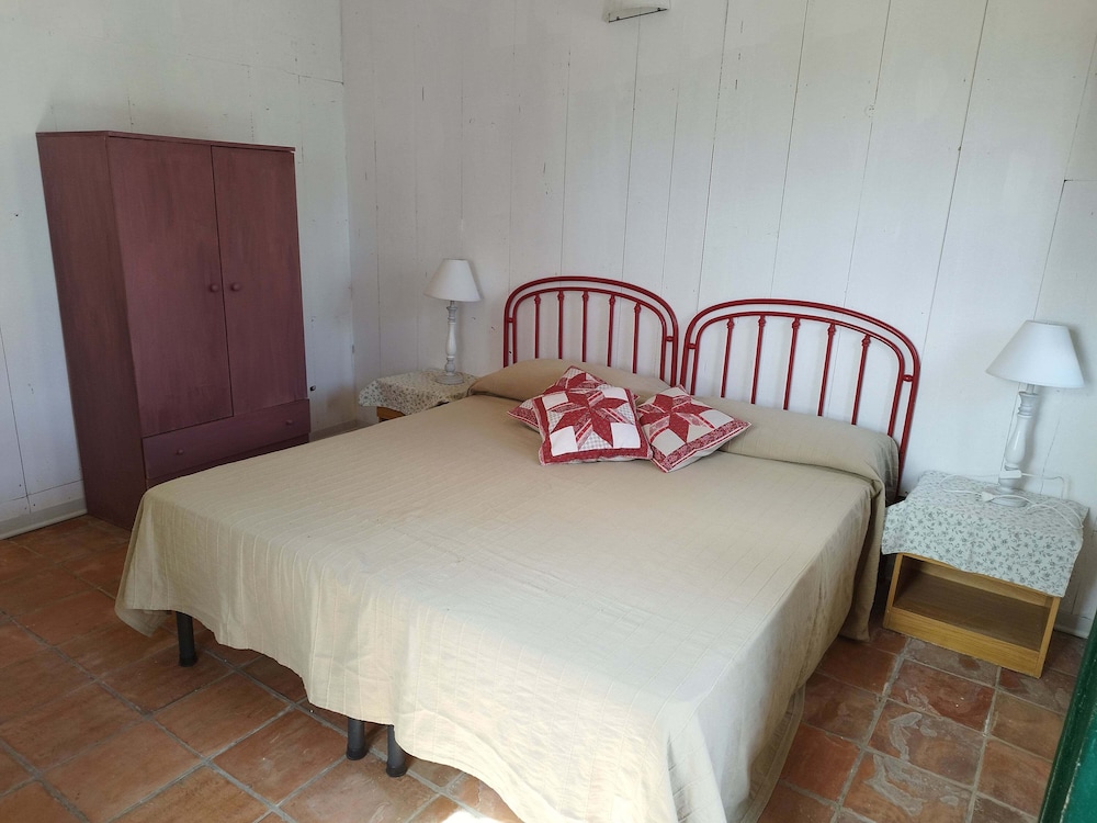 Basic Quadruple Room, 2 Bedrooms, Sea View photo 3